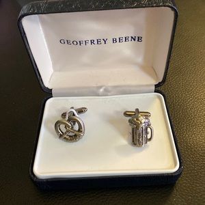 New Geoffrey Beene cufflinks pretzel & beer mug
